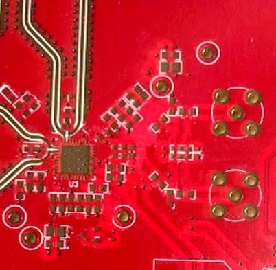 Papan PCB Merah